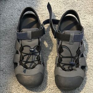 TEVA Men's Gray Outdoor Sandals pre loved condition!